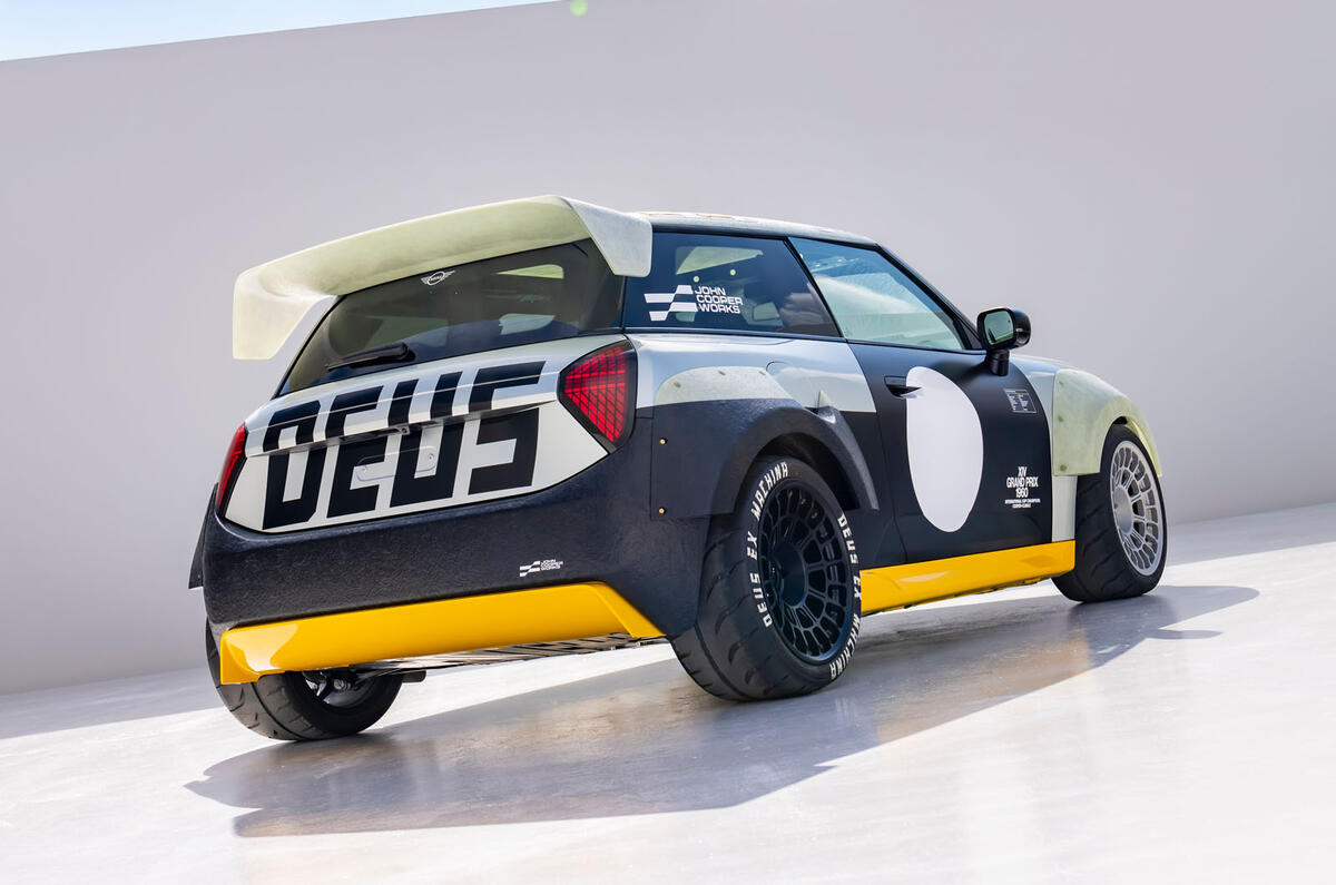 Δύο νέα Cooper JCW τιμούν την αγωνιστική κληρονομιά της ΜΙΝΙ